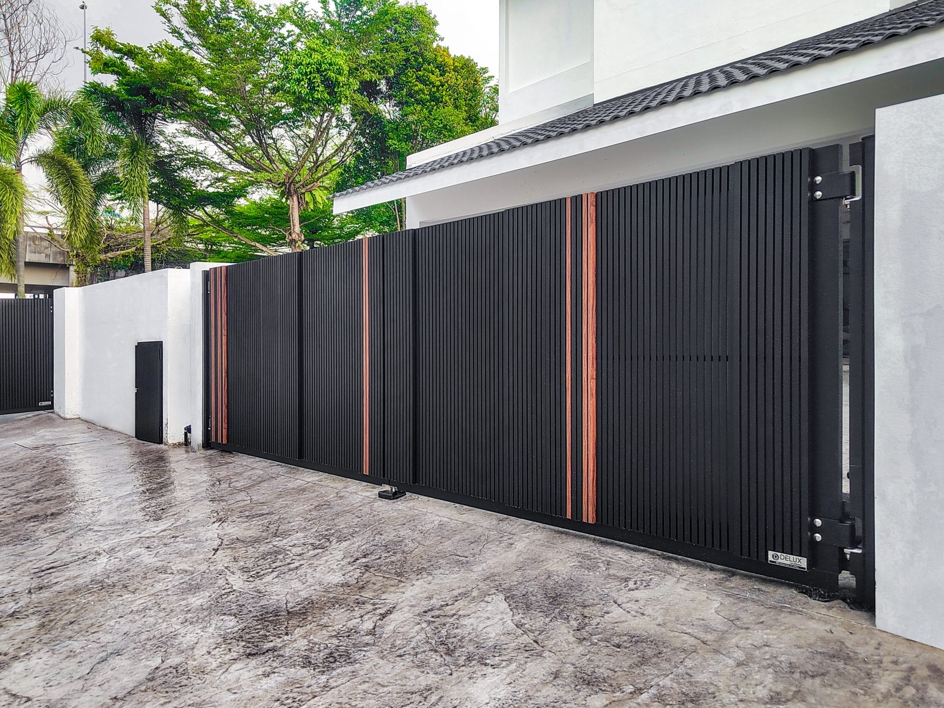 Trackless folding gate Trackless autogate Folding gate Malaysia Aluminium gate Malaysia Delux autogate Unigate Autogate Malaysia Unigate Malaysia Trackless gate Malaysia Aluminium gate supplier Malaysia Aluminium auto gate Autogate price Autogate system price Trackless autogate malaysia price Autogate malaysia price Aluminium gate suppliers X27