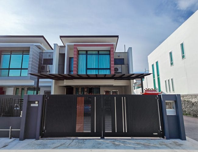Trackless folding gate Trackless autogate Folding gate Malaysia Aluminium gate Malaysia Delux autogate Unigate Autogate Malaysia Unigate Malaysia Trackless gate Malaysia Aluminium gate supplier Malaysia Aluminium auto gate Autogate price Autogate system price Trackless autogate malaysia price Autogate malaysia price Aluminium gate suppliers linex 3