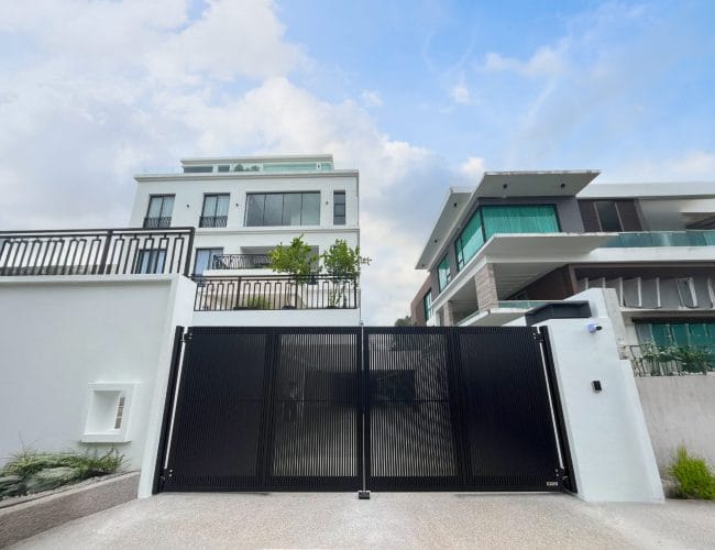 Trackless folding gate Trackless autogate Folding gate Malaysia Aluminium gate Malaysia Delux autogate Unigate Autogate Malaysia Unigate Malaysia Trackless gate Malaysia Aluminium gate supplier Malaysia Aluminium auto gate Autogate price Autogate system price Trackless autogate malaysia price Autogate malaysia price Aluminium gate suppliers x8