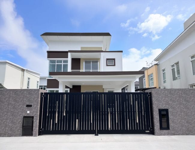 Trackless folding gate Trackless autogate Folding gate Malaysia Aluminium gate Malaysia Delux autogate Unigate Autogate Malaysia Unigate Malaysia Trackless gate Malaysia Aluminium gate supplier Malaysia Aluminium auto gate Autogate price Autogate system price Trackless autogate malaysia price Autogate malaysia price Aluminium gate suppliers x-line 1