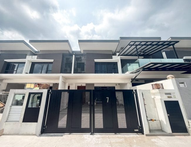 Trackless folding gate Trackless autogate Folding gate Malaysia Aluminium gate Malaysia Delux autogate Unigate Autogate Malaysia Unigate Malaysia Trackless gate Malaysia Aluminium gate supplier Malaysia Aluminium auto gate Autogate price Autogate system price Trackless autogate malaysia price Autogate malaysia price Aluminium gate suppliers inline 4